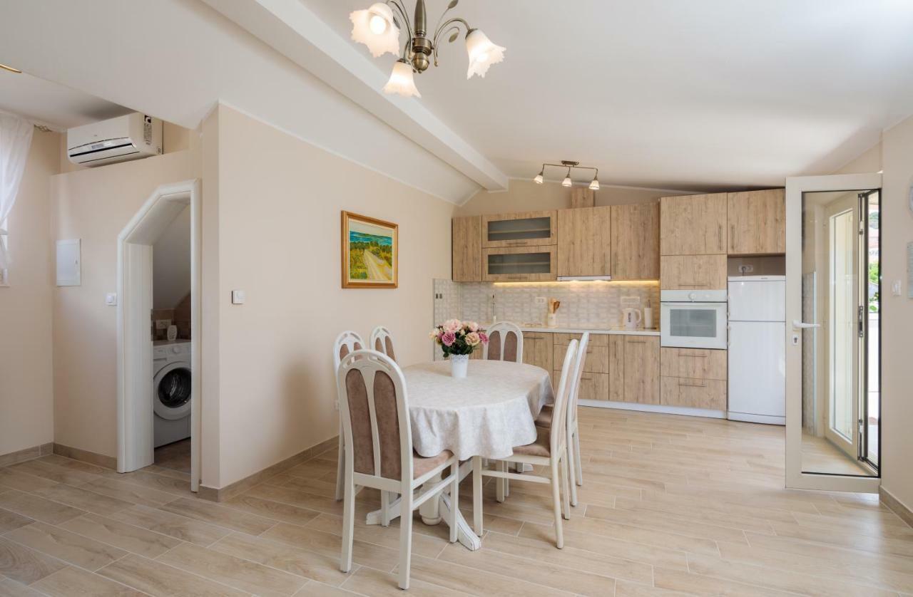 Apartmani Oaza Trogir Exterior photo